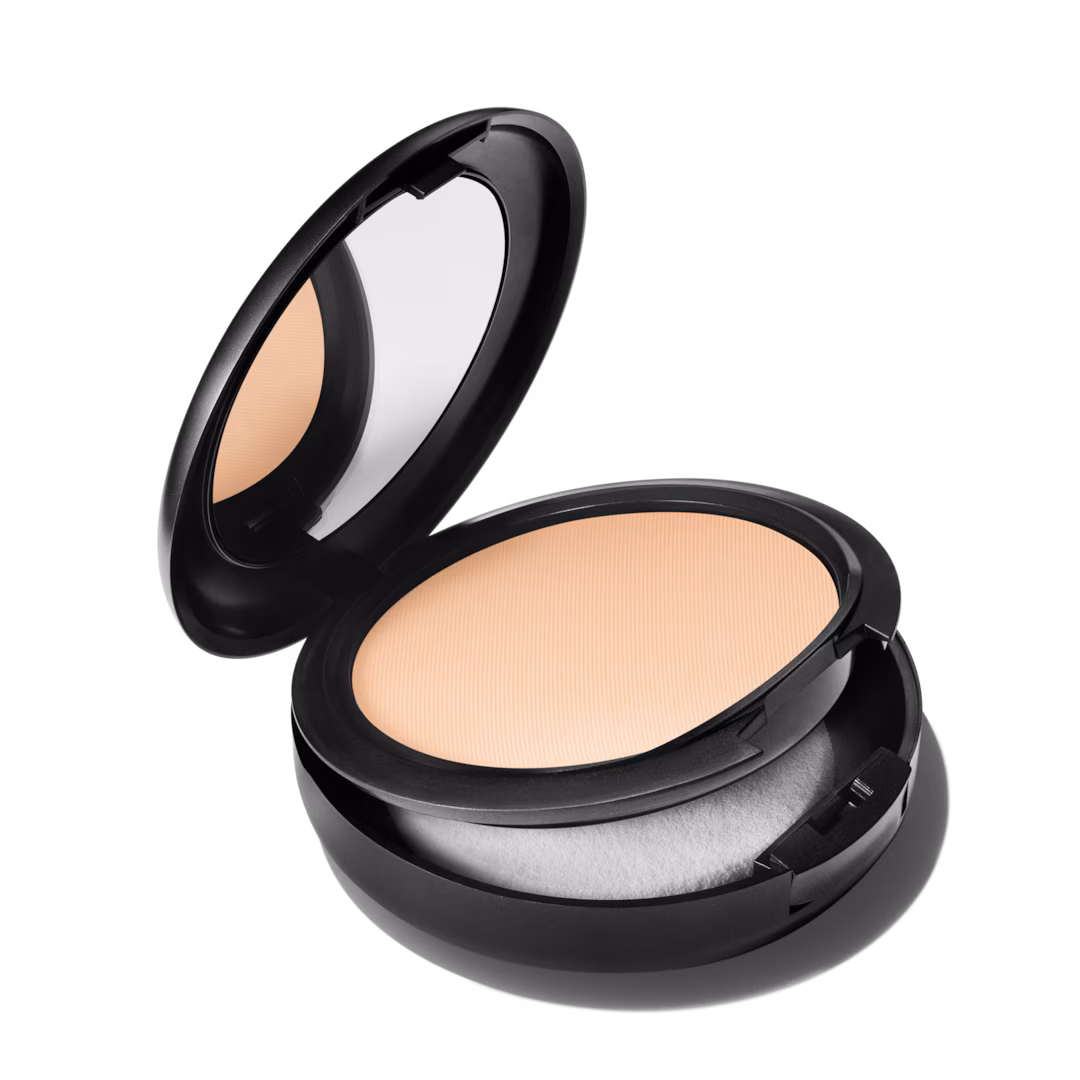 Mac Studio Fix Powder Plus Foundation NC15 Mac Studio Fix Powder Plus Foundation NC15