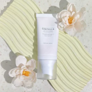 کرم ضد آفتاب تون آپ سنتلا SPF 50 اسکین ۱۰۰۴ روشن کننده ۵۰میل 1 کرم ضد آفتاب تون آپ سنتلا SPF 50 اسکین ۱۰۰۴